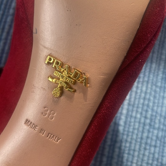 Prada pumps red suede classic heels with small platform - Picture 4 of 4